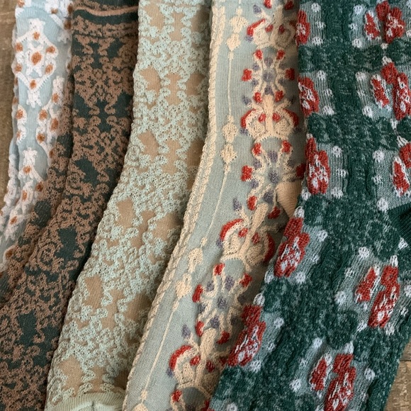 5 Pairs Teal Vintage Floral Socks - Picture 3 of 3